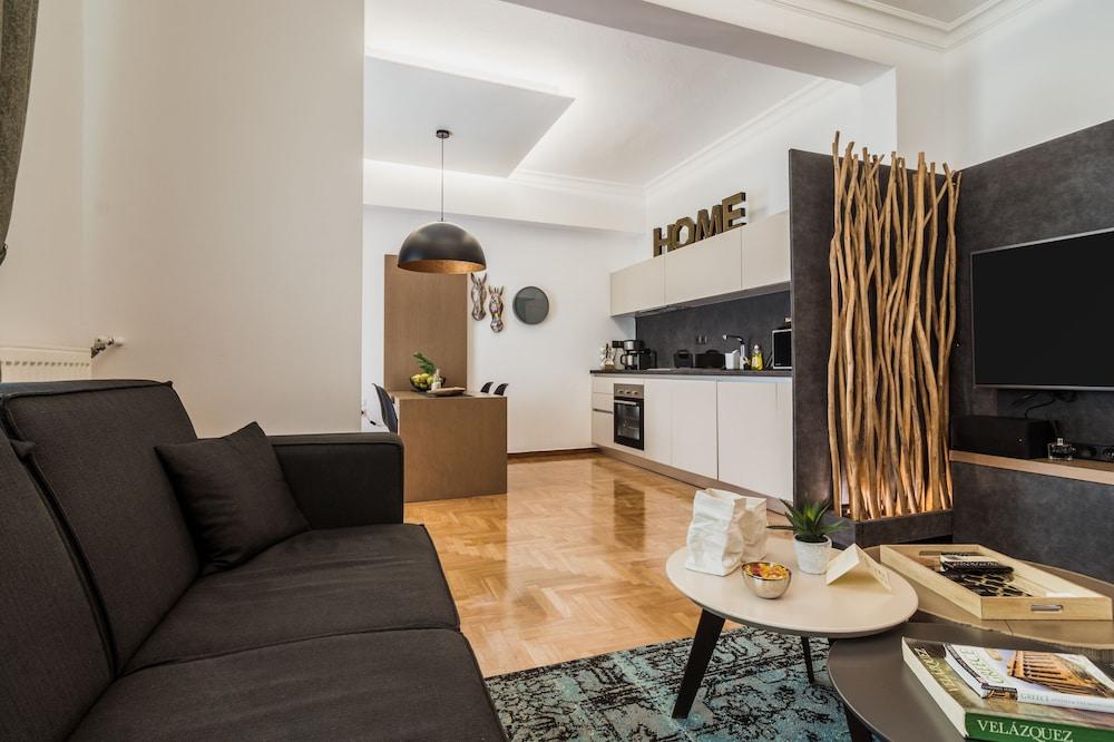 Acropolis Executive Suite