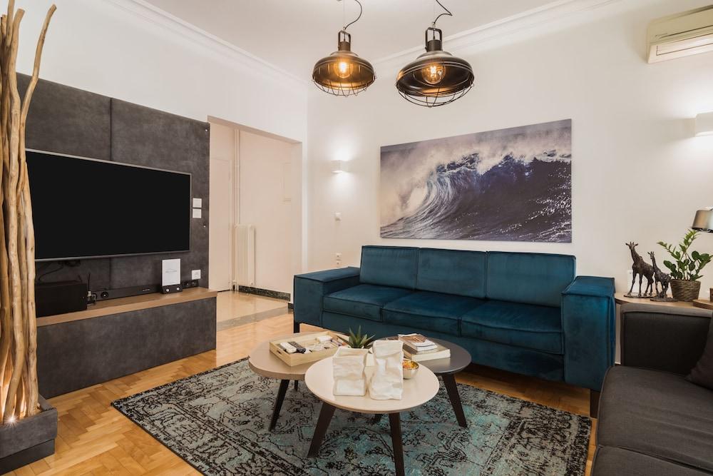 Acropolis Executive Suite