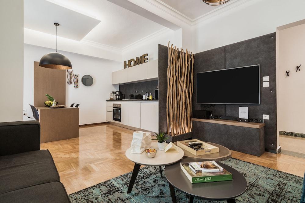 Acropolis Executive Suite
