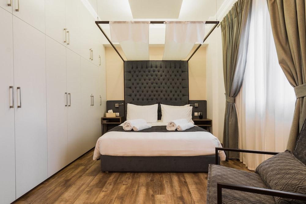 Acropolis Executive Suite