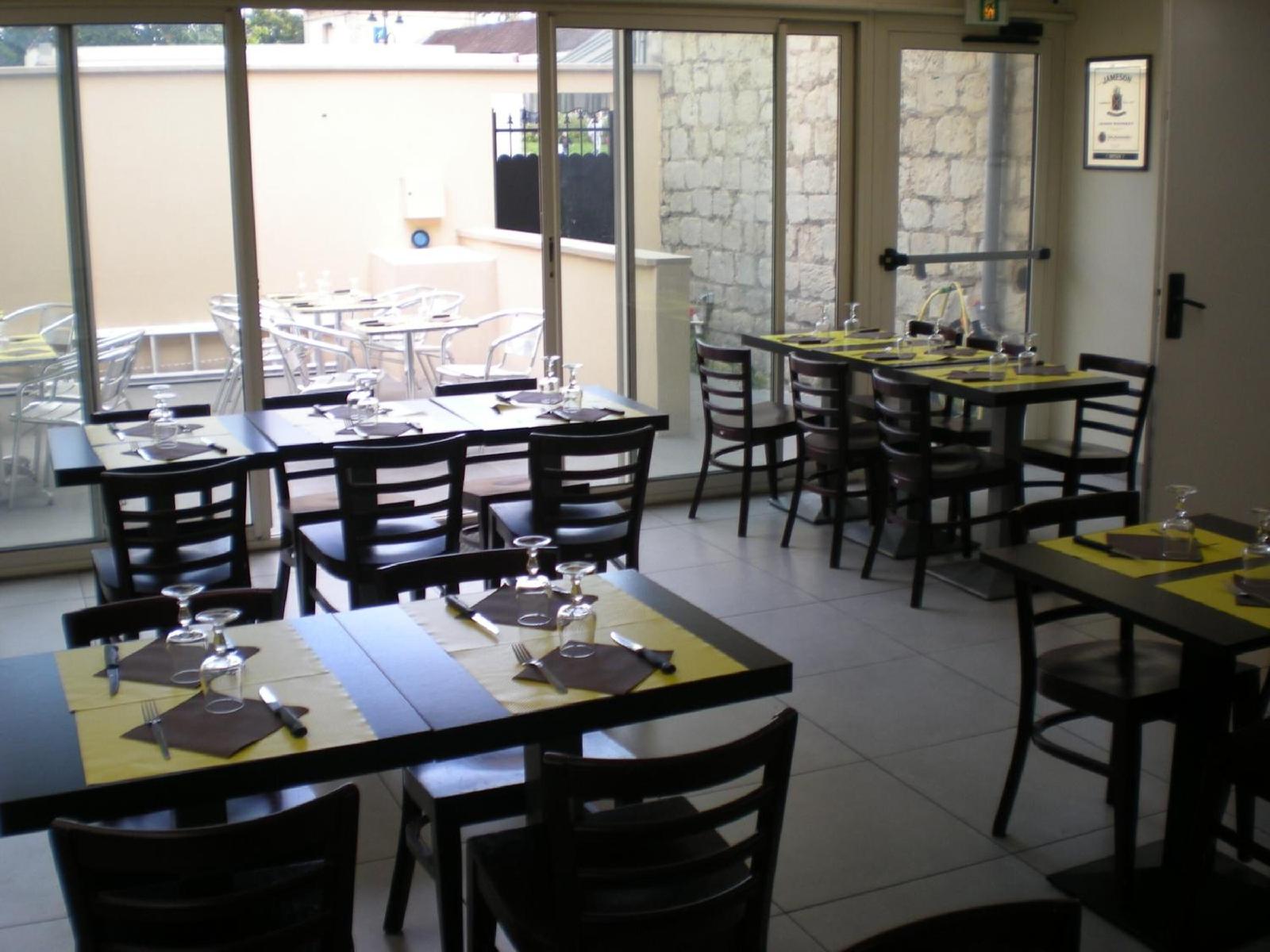 Cafe De La Gare