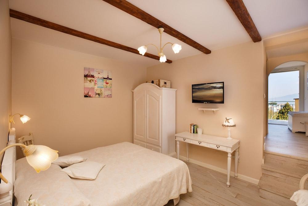 Ambrosio Relais