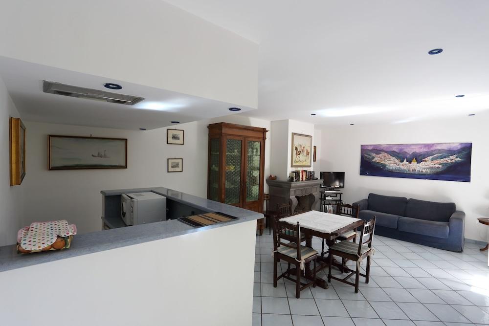 Ambrosio Relais