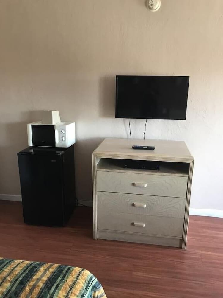 Economy Inn