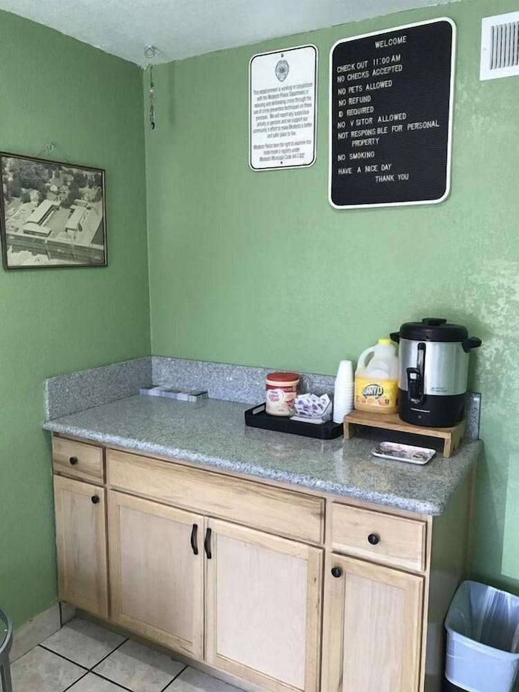Economy Inn