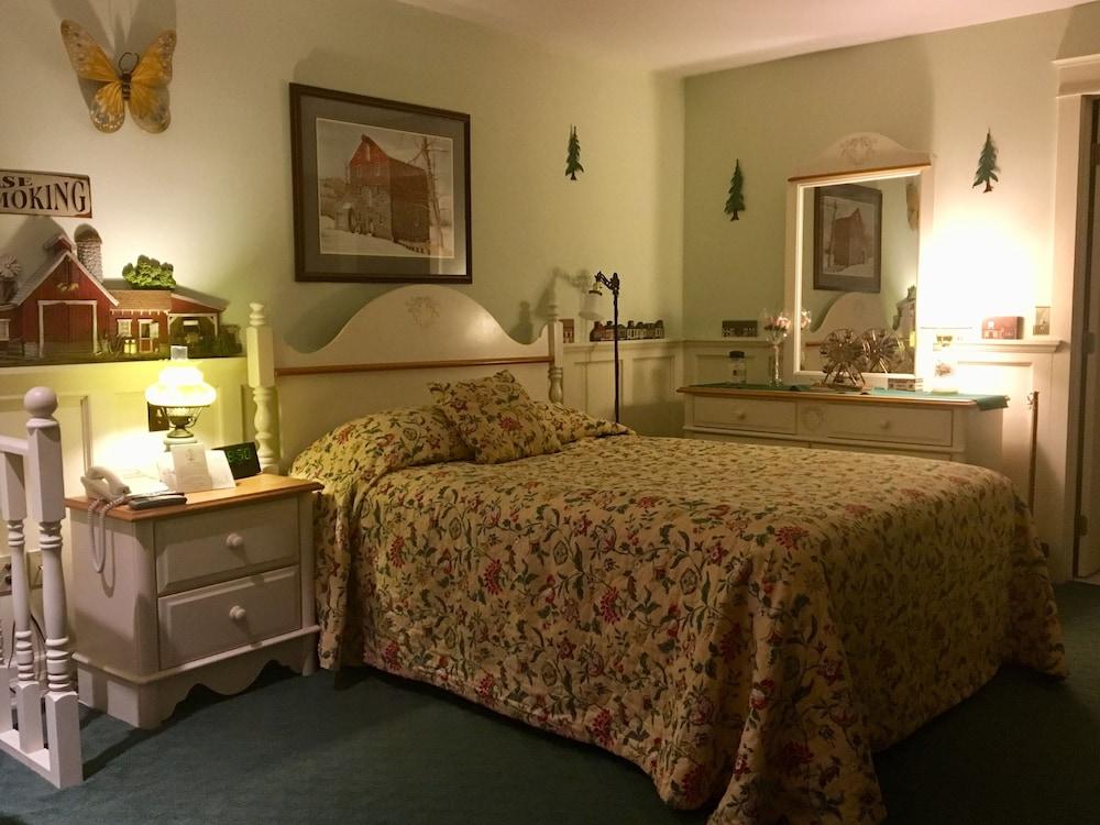 Red Barn Village Bed & Breakfast