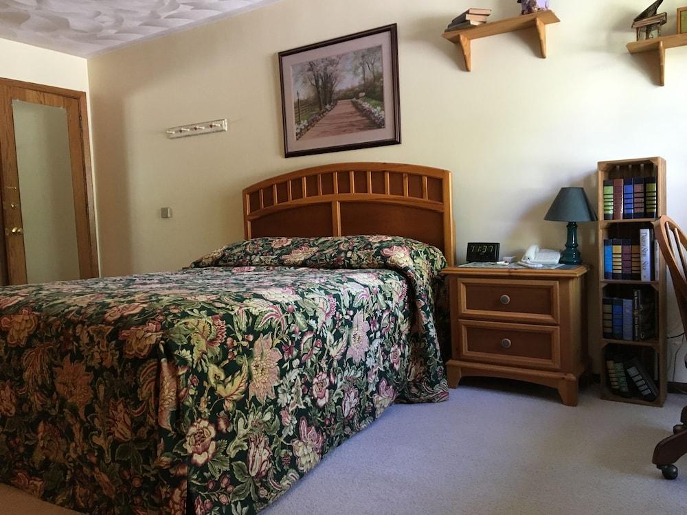 Red Barn Village Bed & Breakfast