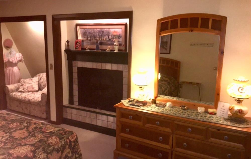 Red Barn Village Bed & Breakfast