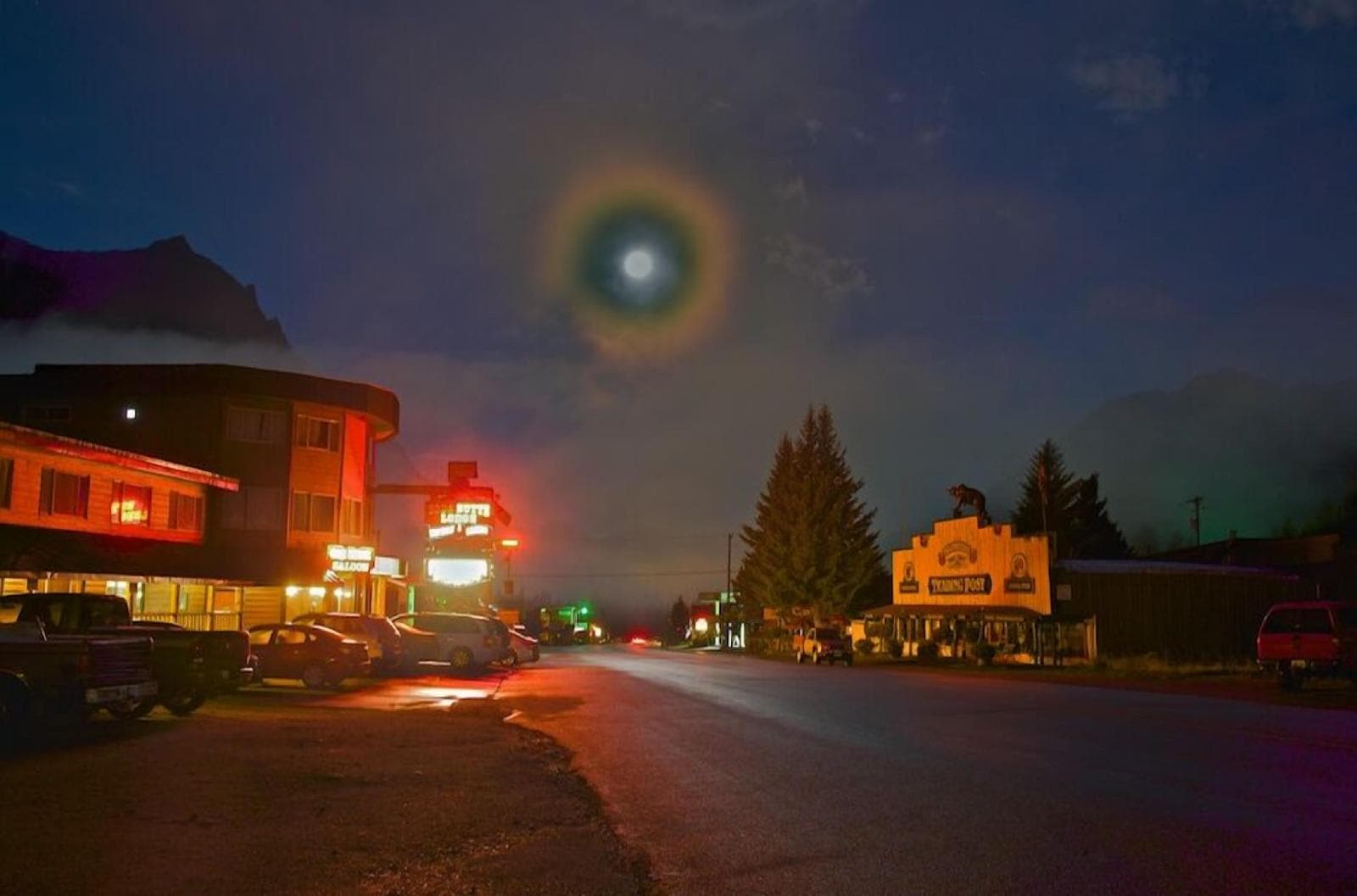 Soda Butte Lodge