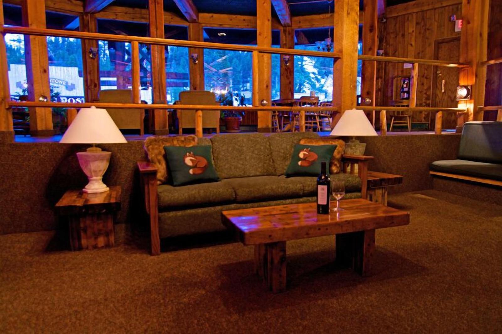 Soda Butte Lodge