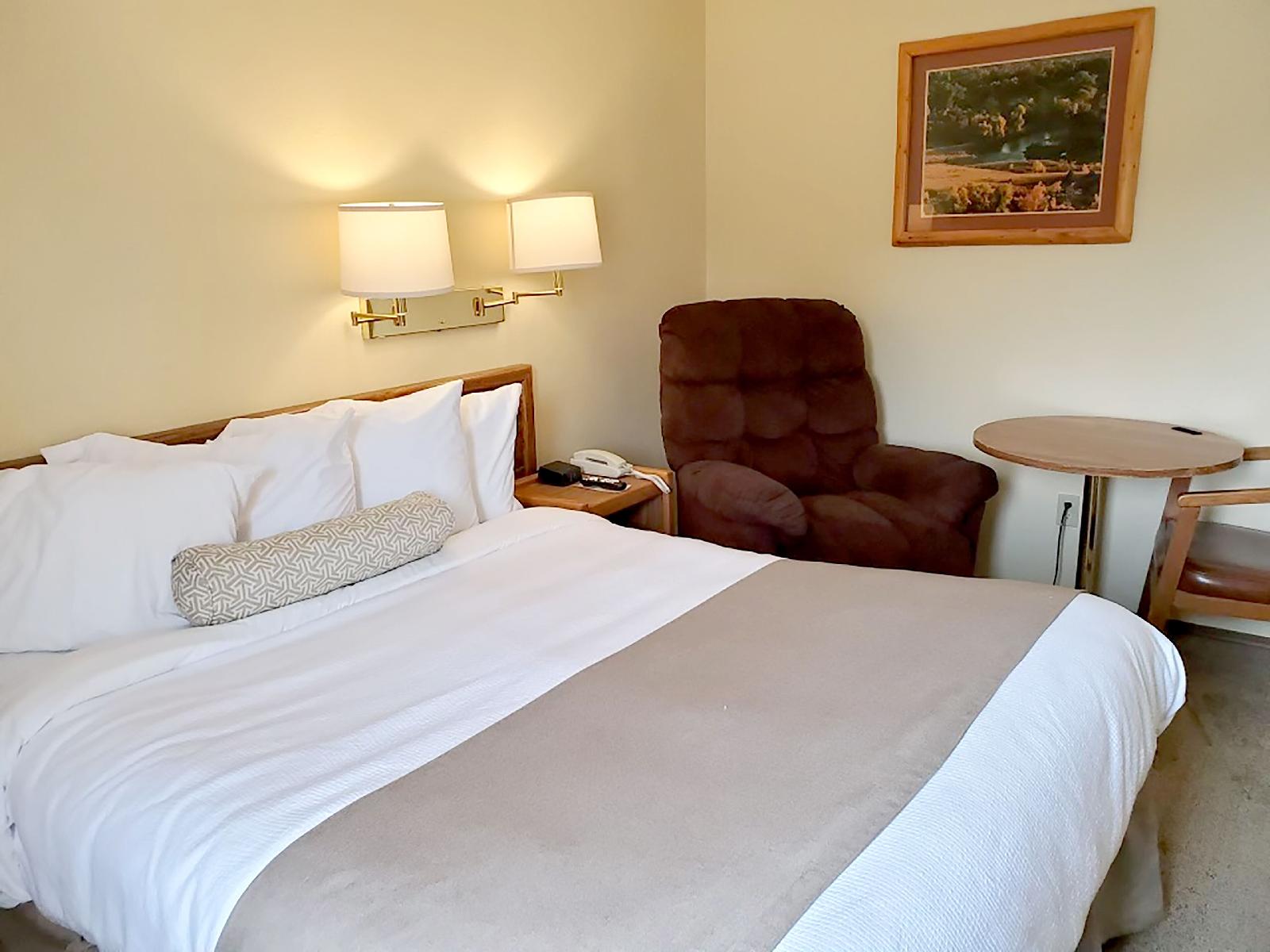 Beartooth Hideaway Inn & Cabins