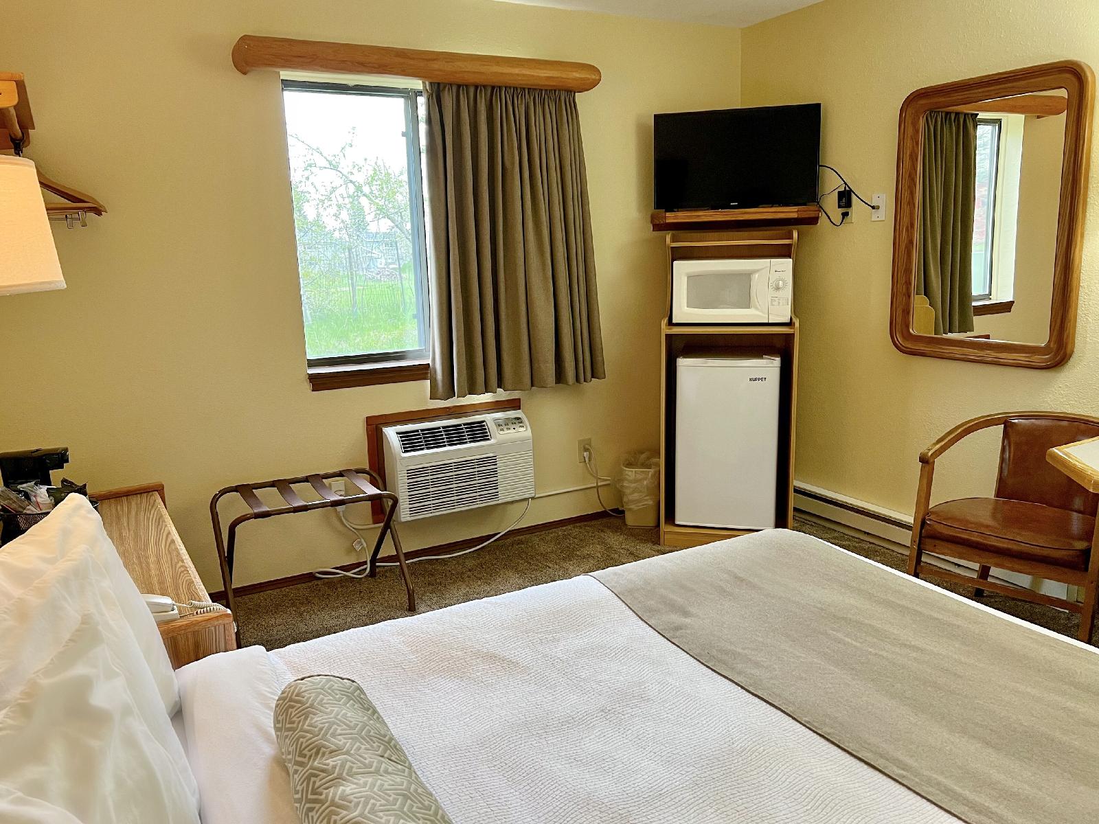 Beartooth Hideaway Inn & Cabins