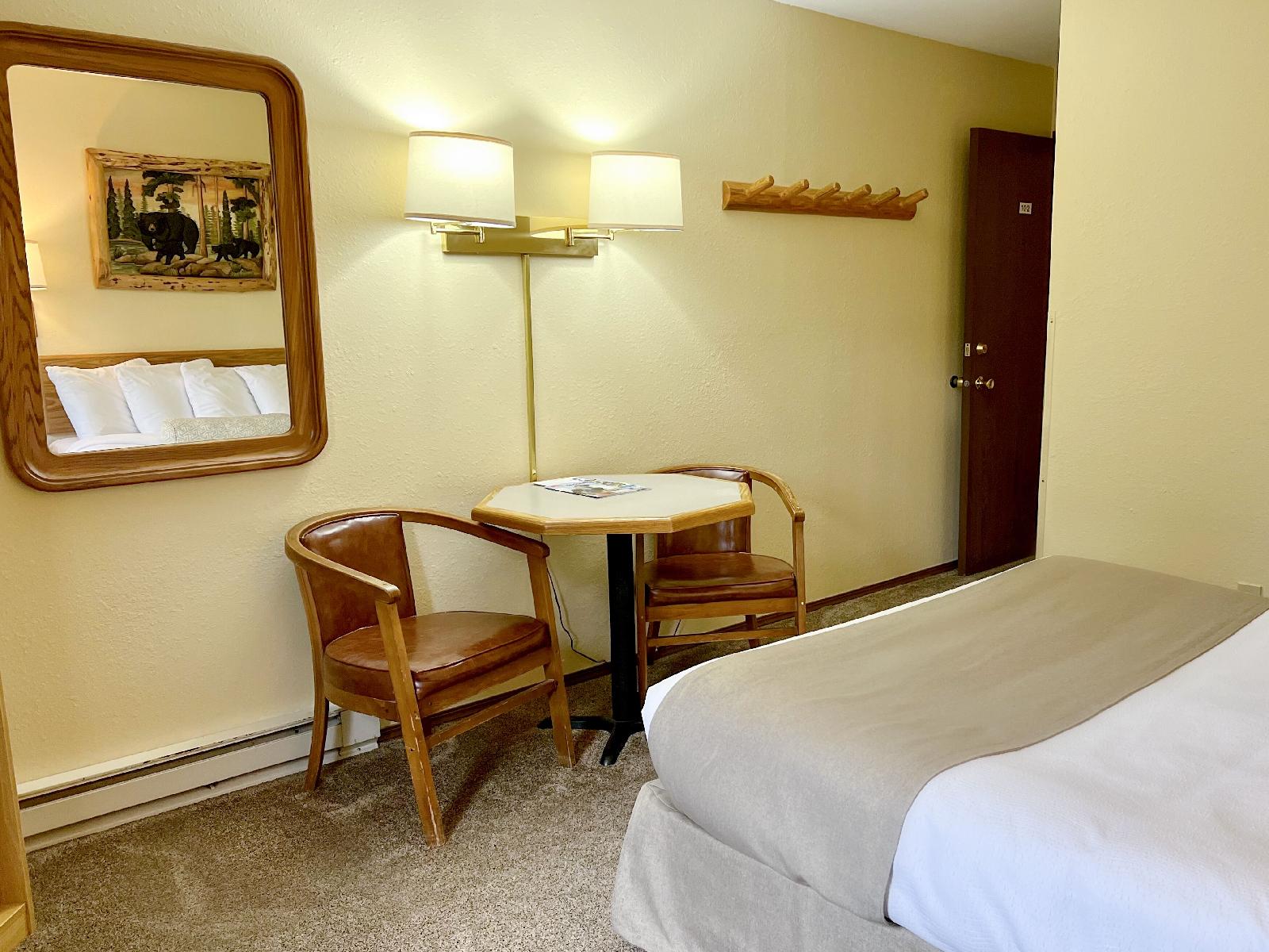 Beartooth Hideaway Inn & Cabins