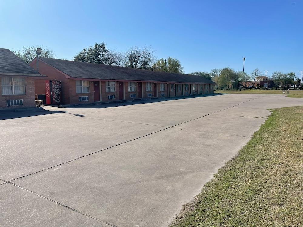 Lakeside Inn And Suites