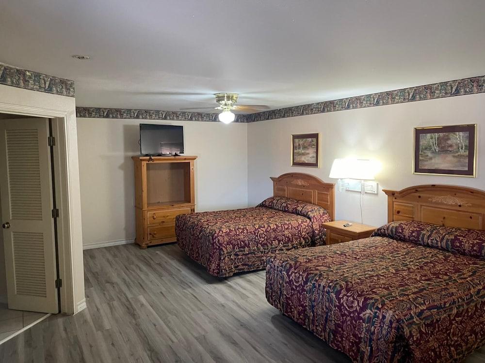 Lakeside Inn And Suites