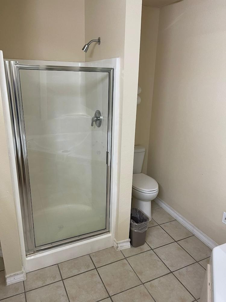 Lakeside Inn And Suites