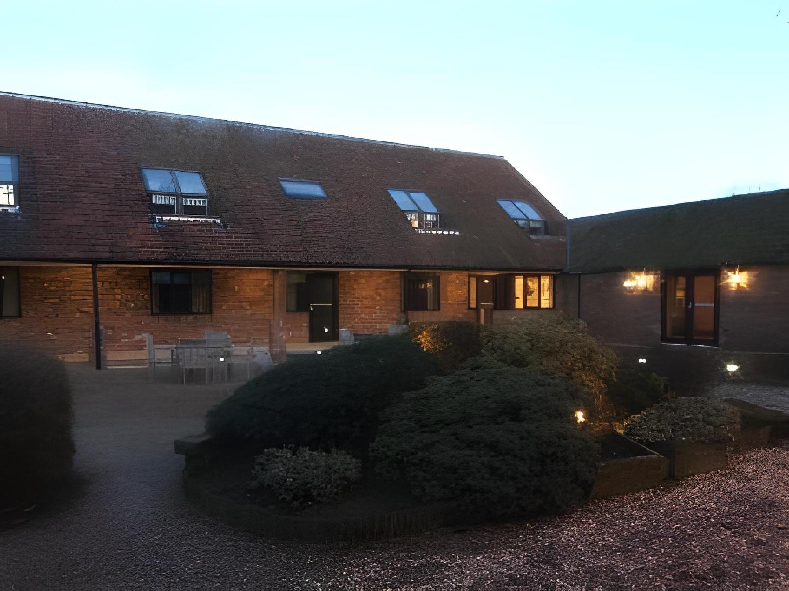 Hall Farm Hotel