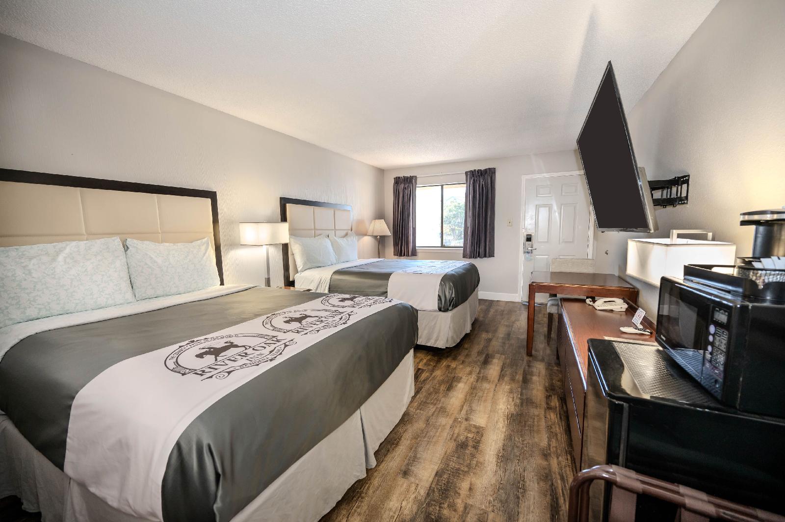 River Oak Inn and Restaurant