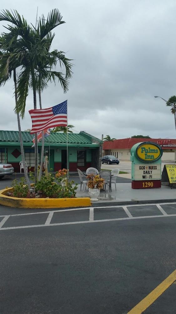 Palms Inn