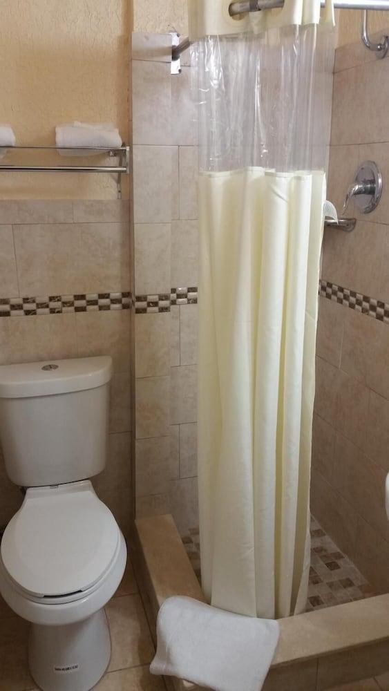 Palms Inn