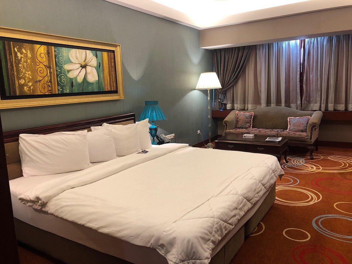 Shiraz Hotel