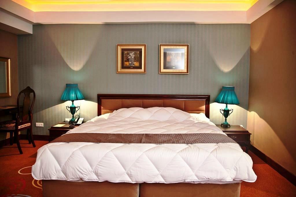Shiraz Hotel