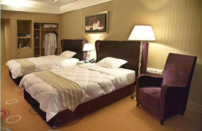 Shiraz Hotel