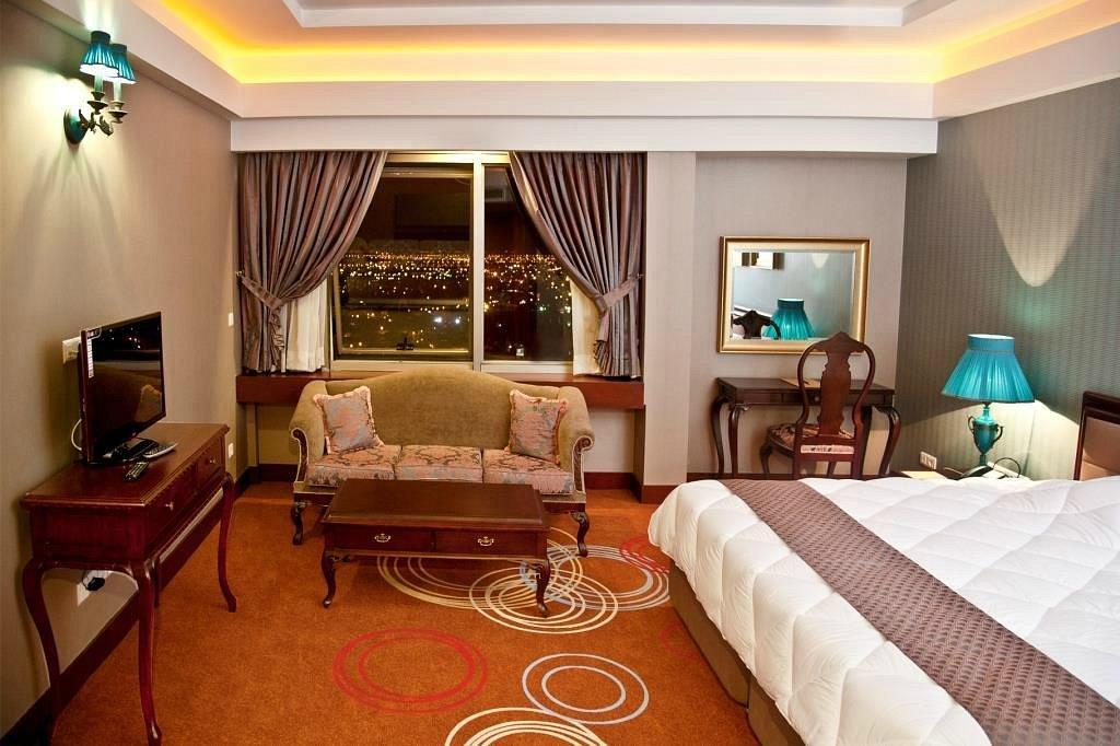 Shiraz Hotel