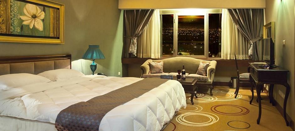 Shiraz Hotel