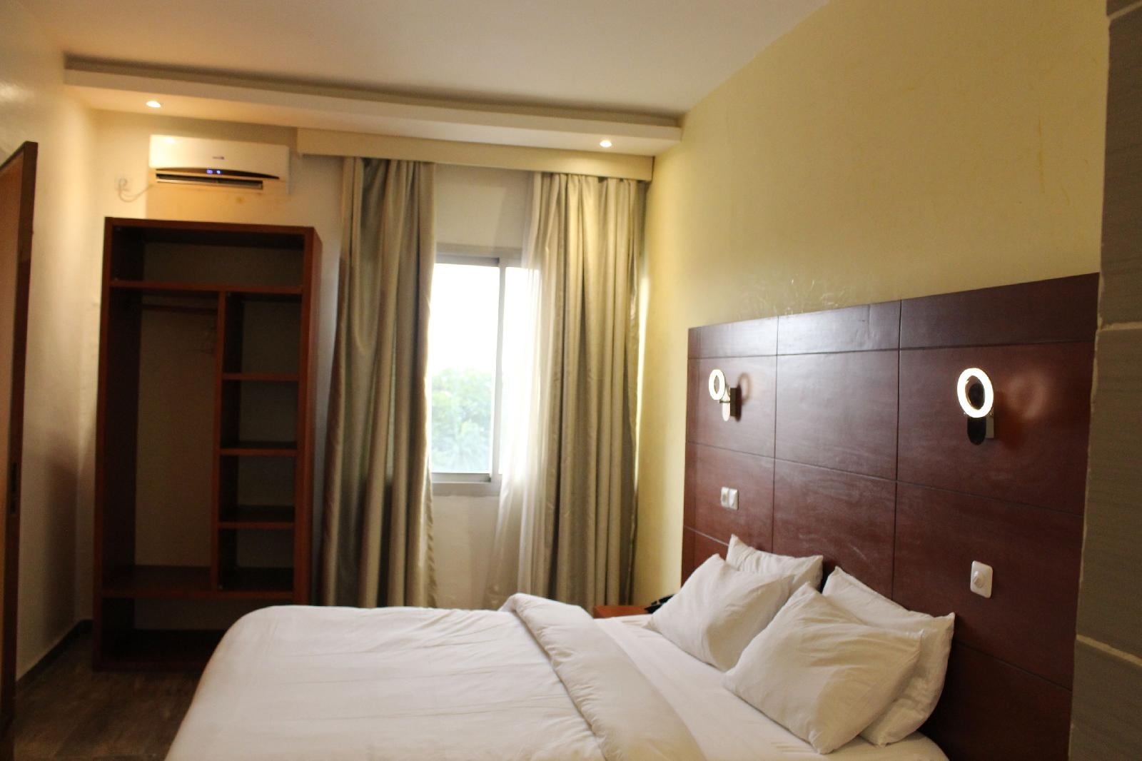 Lewat Hotel