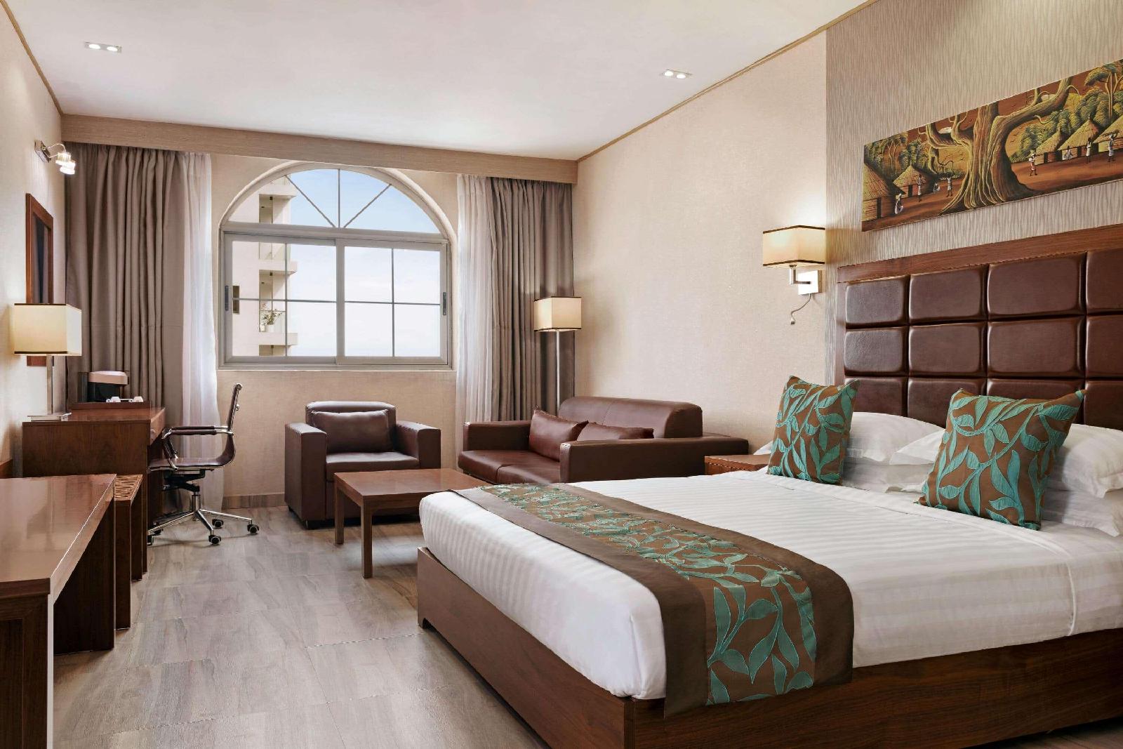 Days Hotel and Suites by Wyndham Dakar