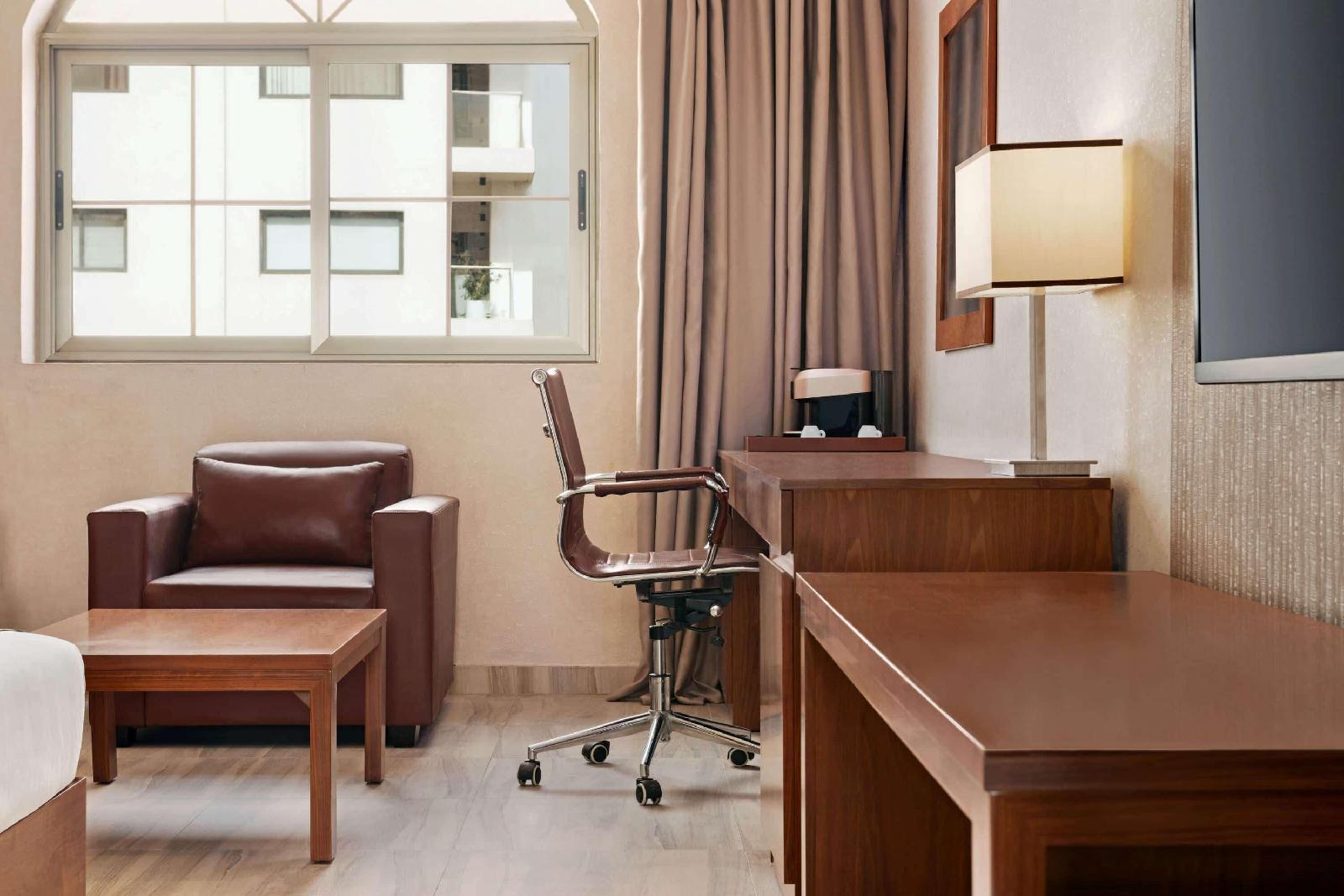 Days Hotel and Suites by Wyndham Dakar