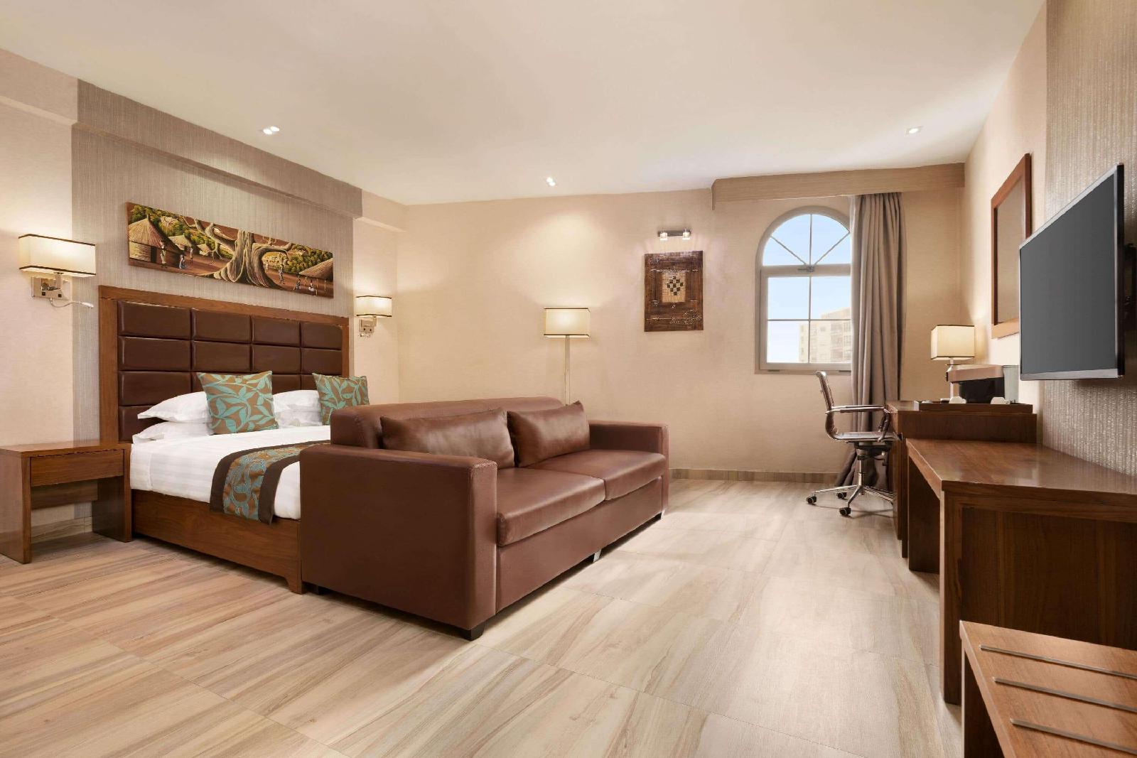 Days Hotel and Suites by Wyndham Dakar