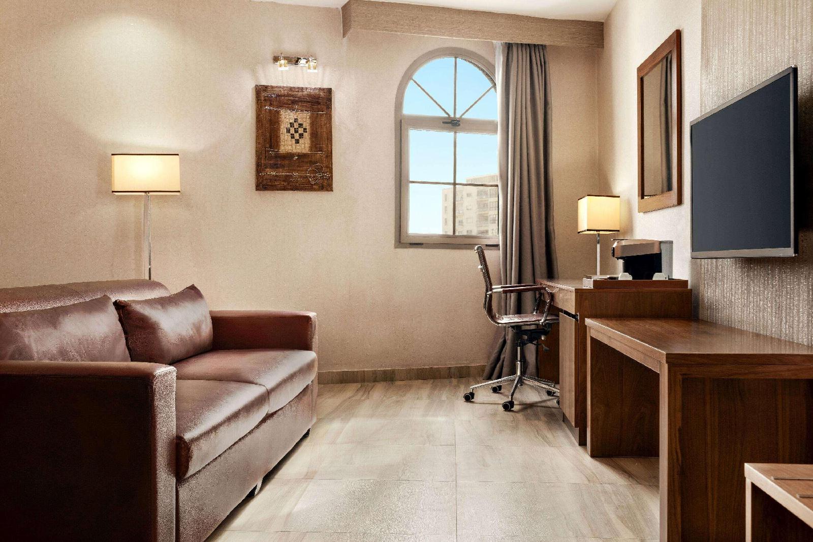 Days Hotel and Suites by Wyndham Dakar