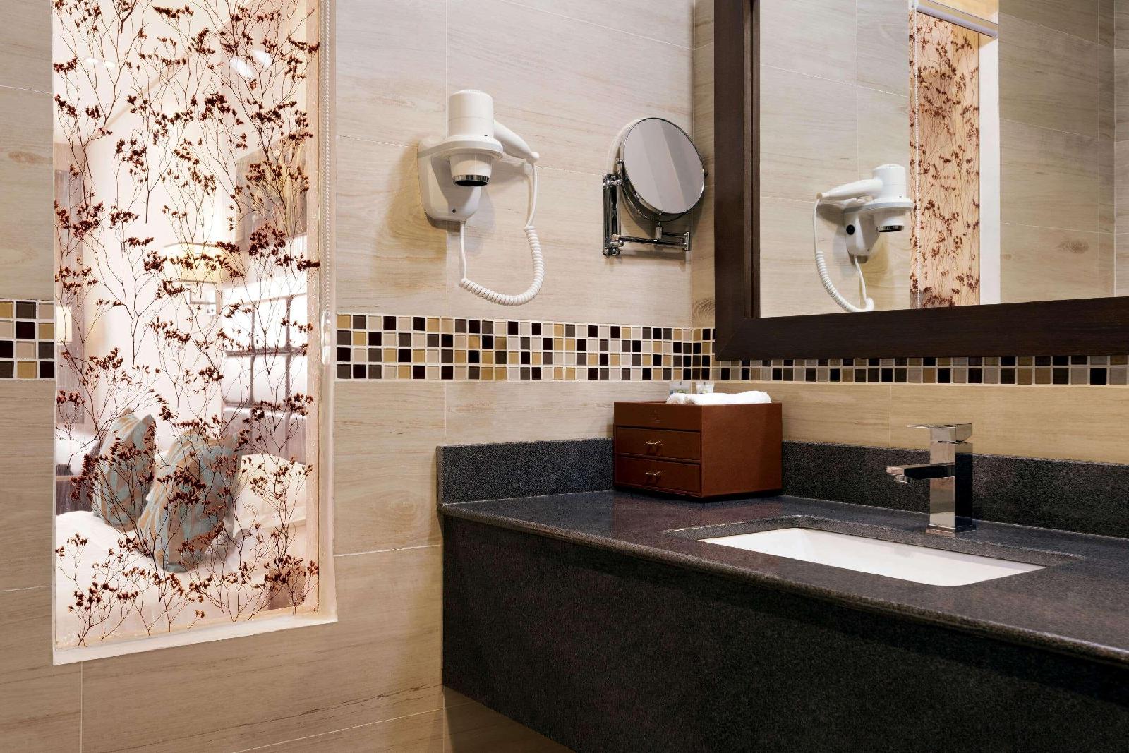 Days Hotel and Suites by Wyndham Dakar