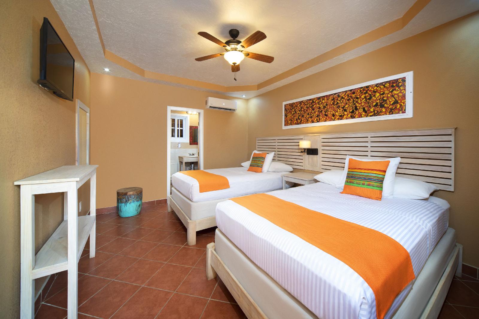 Mr. Tucan Hotel