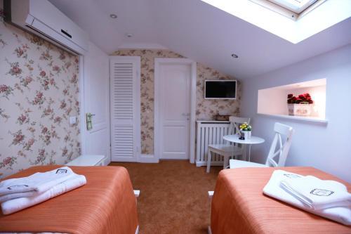 Hotel Les Jardins Carol
