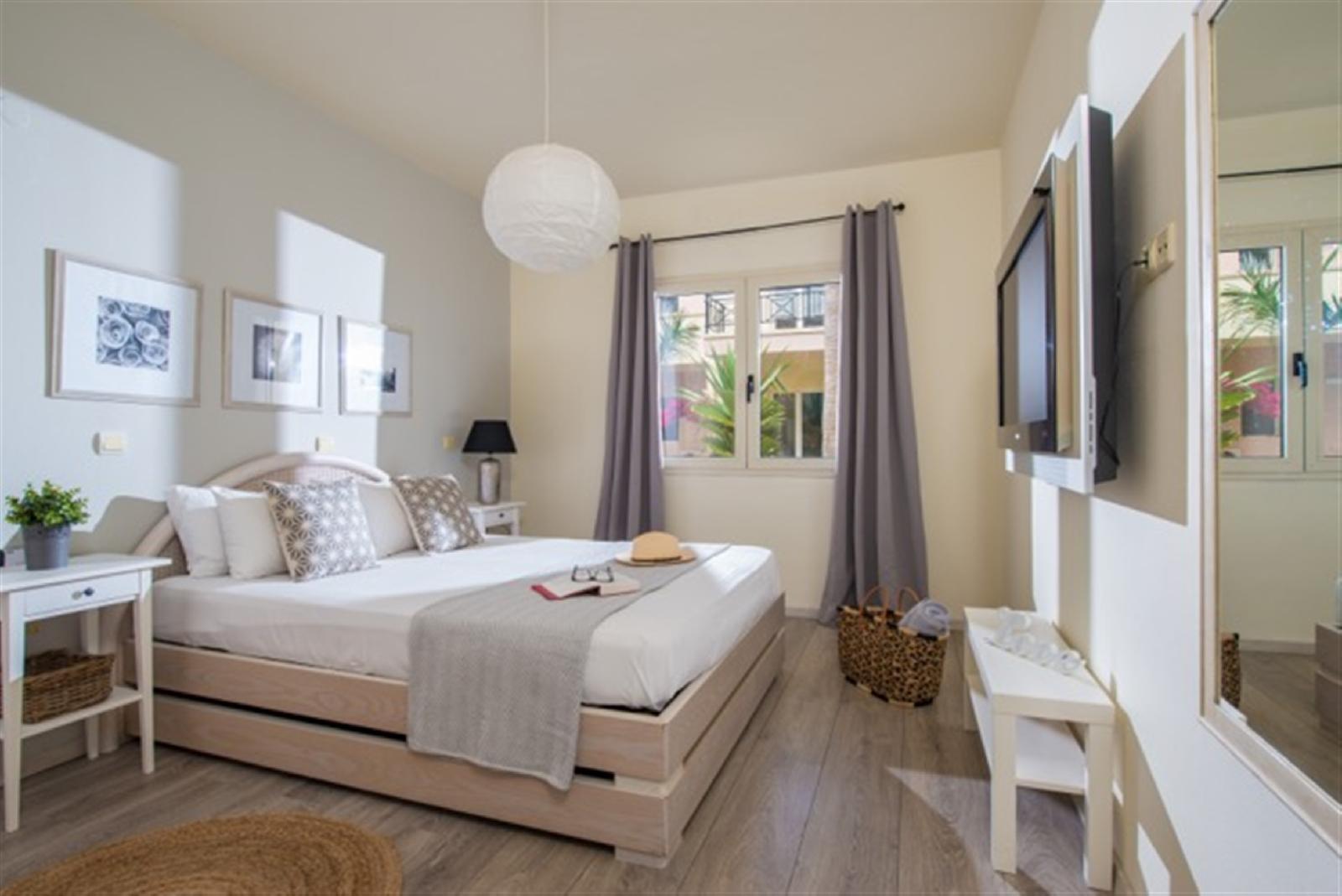 Danaides Apartments