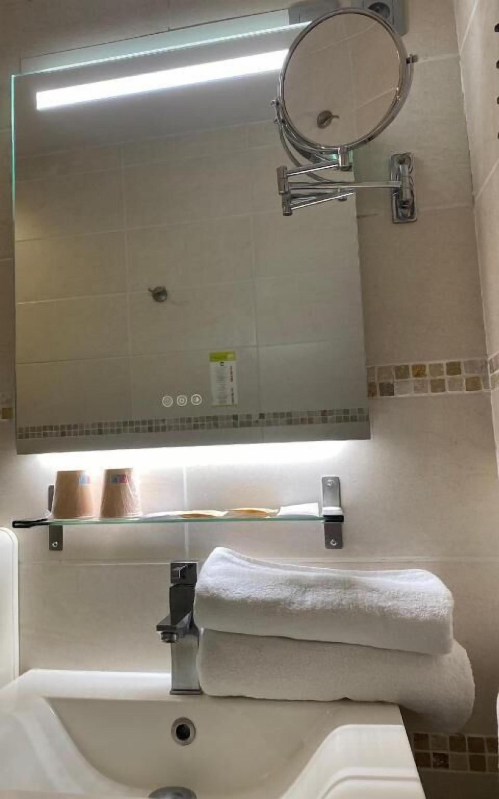 Hotel Equinoxe