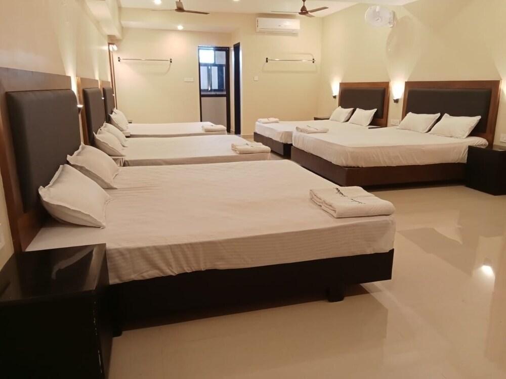 Hotel Sri Devi