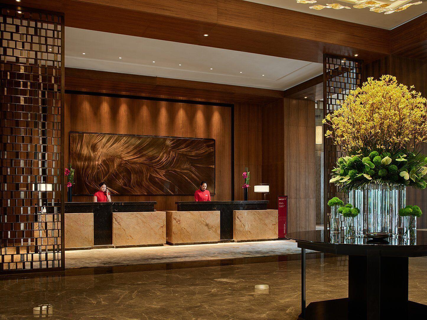 HUALUXE™ Hotels & Resorts Ningbo Harbor City
