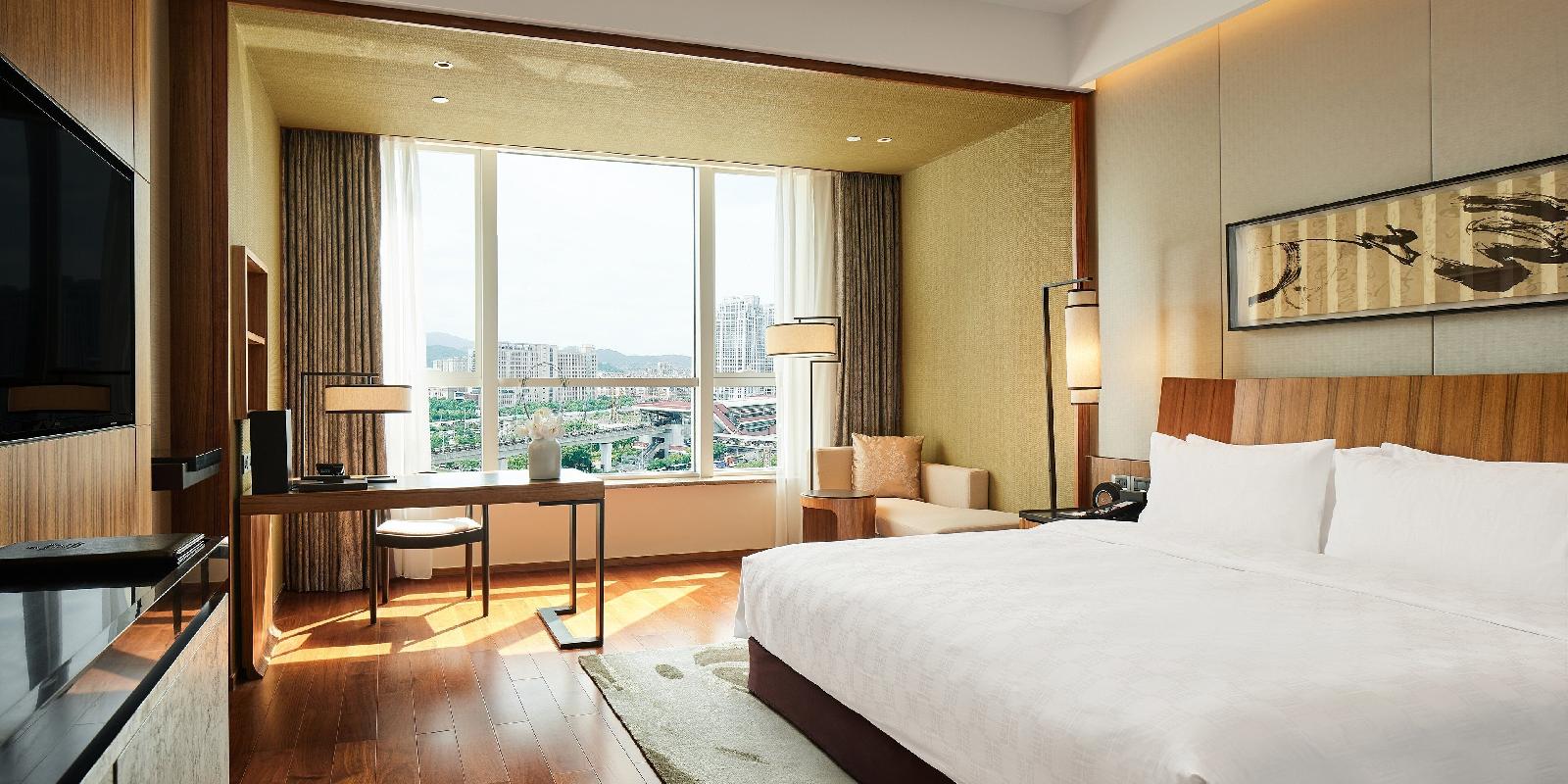 HUALUXE™ Hotels & Resorts Ningbo Harbor City