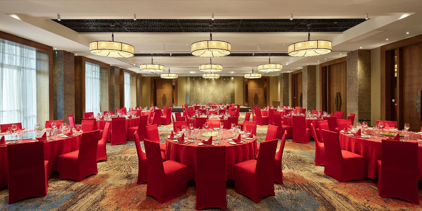 HUALUXE™ Hotels & Resorts Ningbo Harbor City