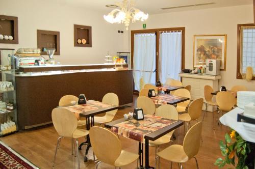 Hotel Leon Bianco