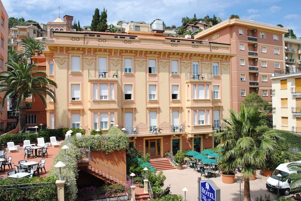 Hotel Careni