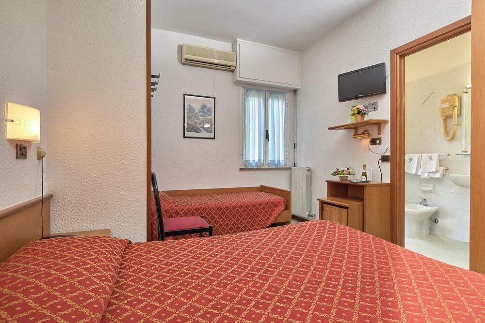 Hotel Careni