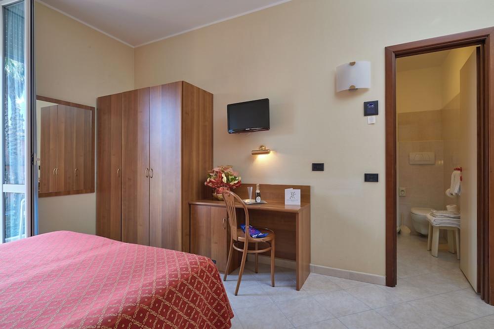 Hotel Careni