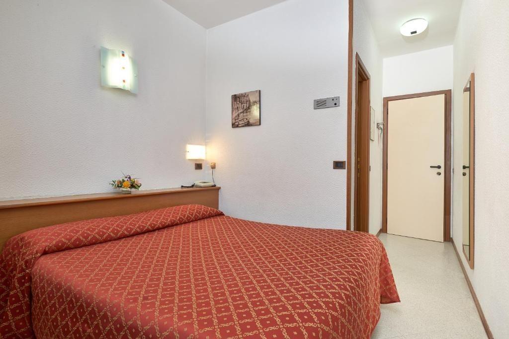 Hotel Careni