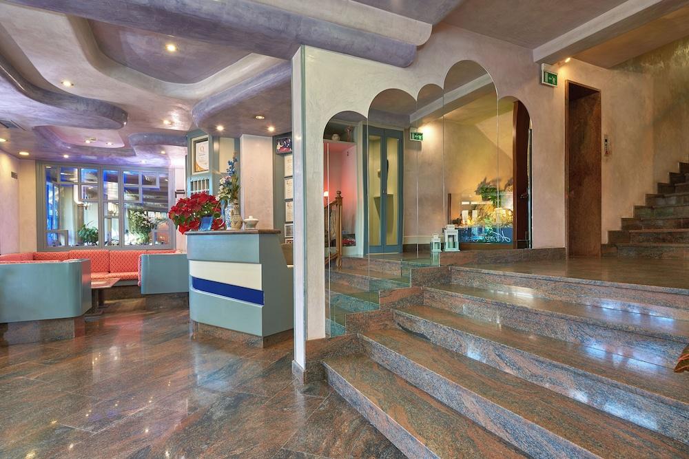 Hotel Careni