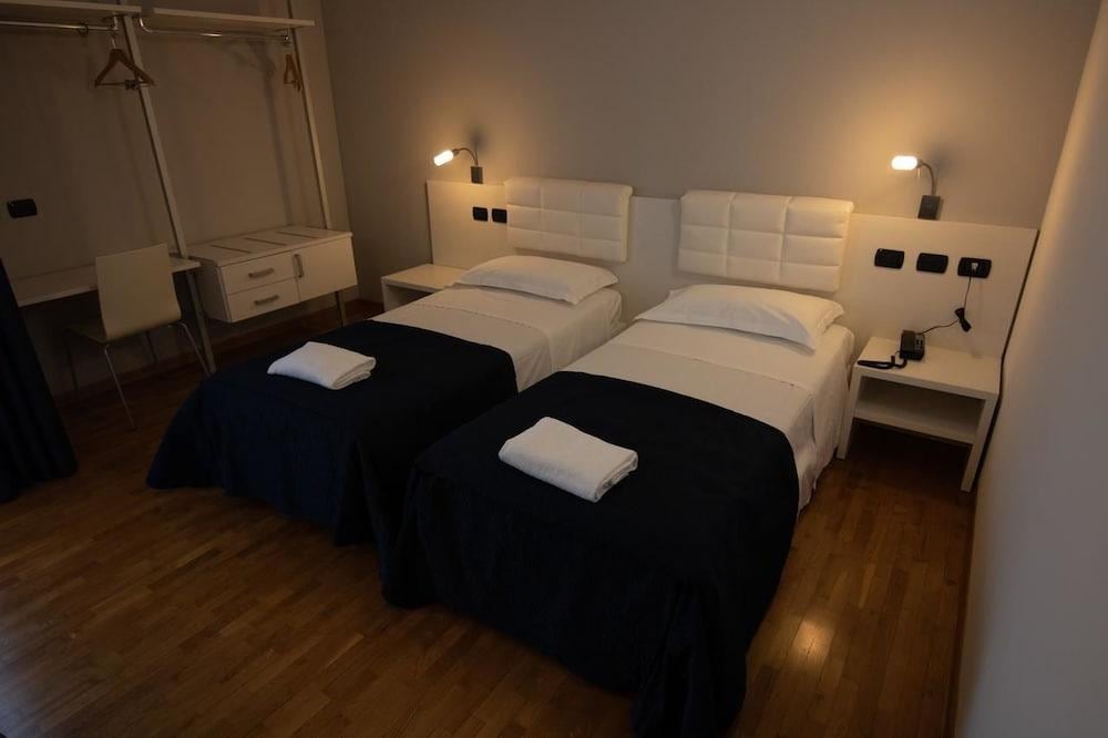 Master Hotel
